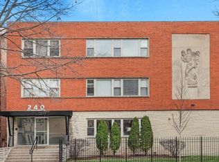 240 S Oak Park Ave APT 104, Oak Park, IL 60302