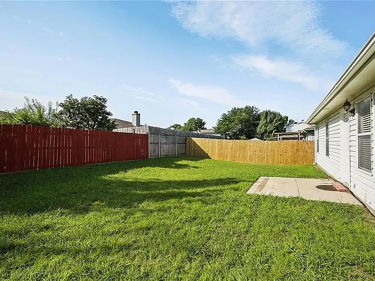 3105 Westview Dr — Photo 2
