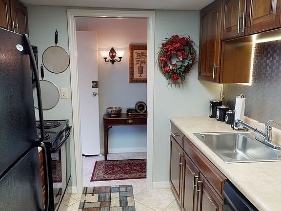 4th image of 2366 E Mall Dr APT 104