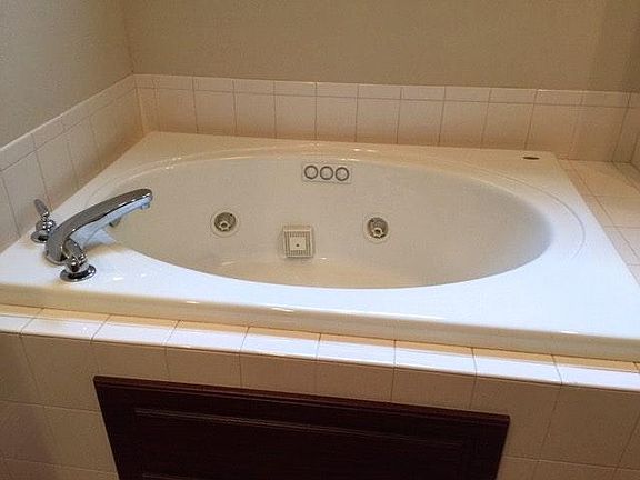 Jacuzzi Tub