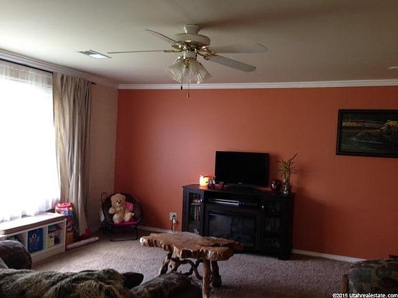 2nd image of 1332 W Walnut Dr