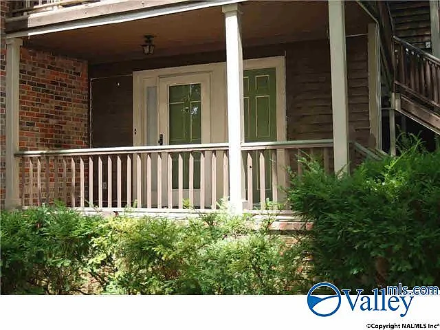2008 Woodlawn Dr SW #2008 — Photo 1