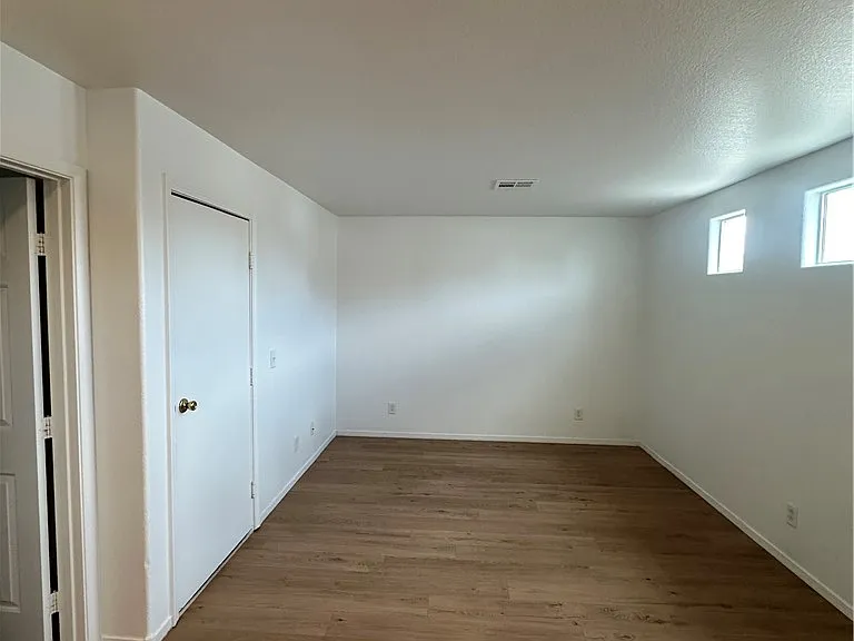 2844 Woodland Park Ave — Photo 9
