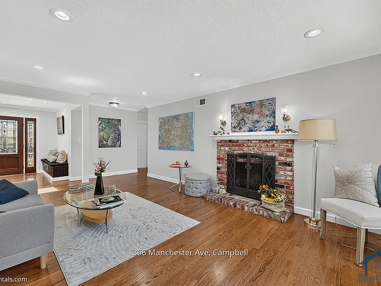 366 Manchester Ave — Photo 9