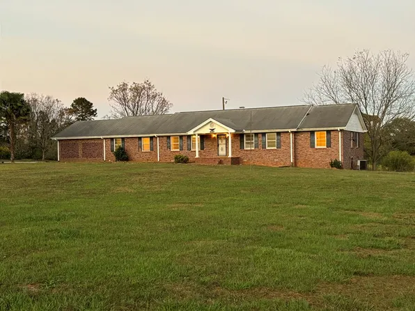 2151 W Oak Hwy, Westminster, SC 29693