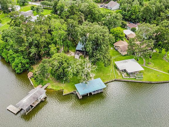 2nd image of 1440 Lakeside Dr