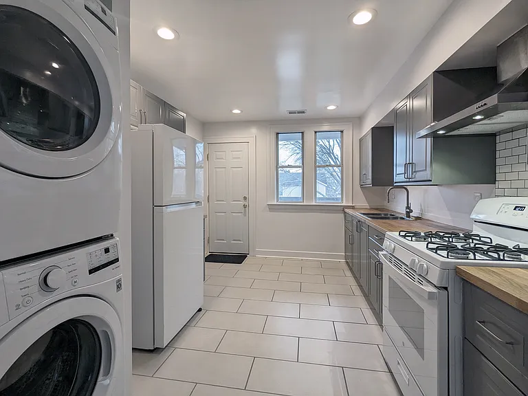 3685 Bedford St #2 — Photo 6