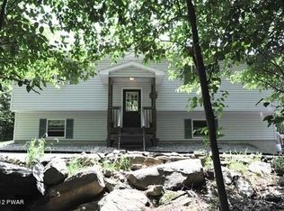 107 Overlook Dr, Milford, PA 18337