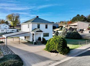 531 8th Ave W, Benkelman, NE 69021