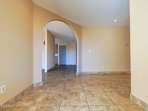 5th image of 211 W Camino De Mesa