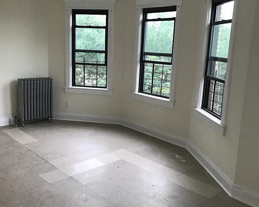 1st image of 25 Overlook Ter APT 7A