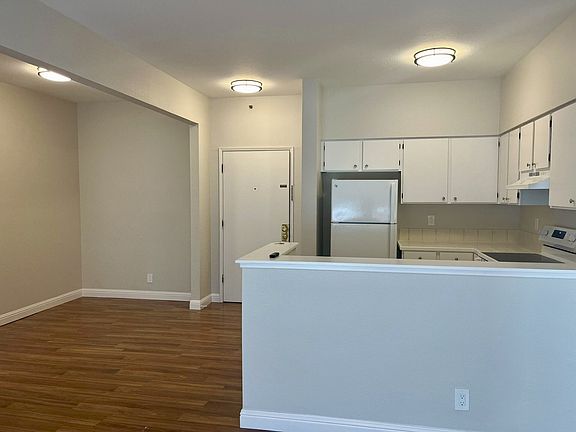 2nd image of 62 Oakes Blvd #11413017