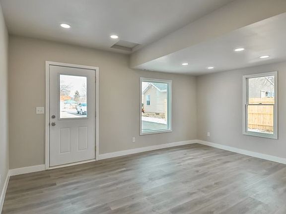 4th image of 731 Wood Ave