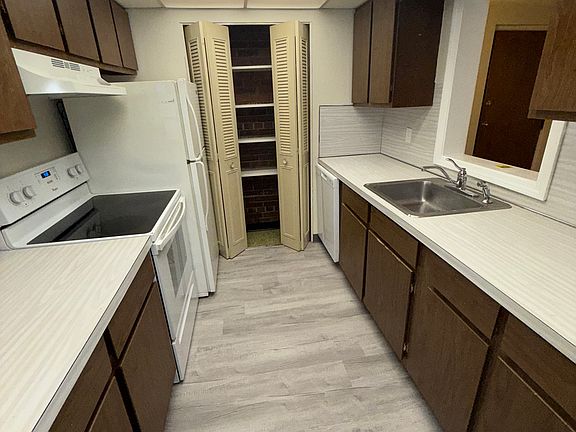 5th image of 65 Greentree Ln APT 31