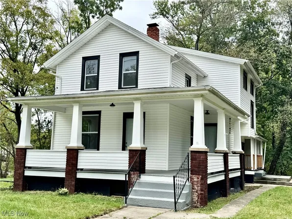 5394 Park Rd, Leavittsburg, OH 44430
