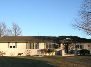 221 S Darnall Dr, Minier, IL