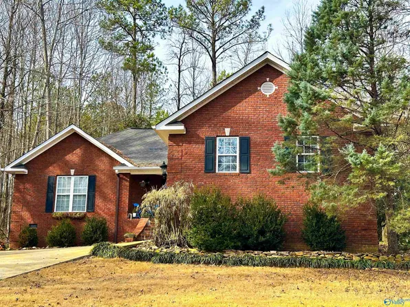 584 Cornelia Cir, Gadsden, AL 35901