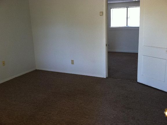 3rd image of 705 S Avenue B
