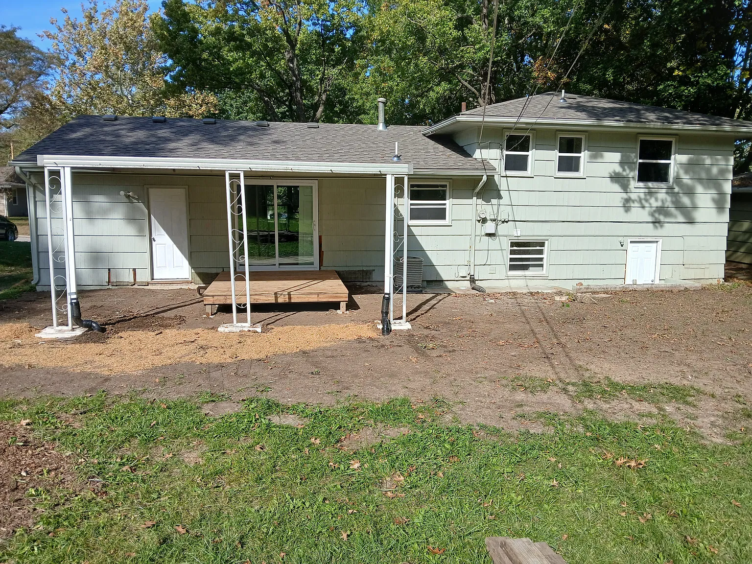 3 bed, 2.5 bath, 1846 sqft, $1,850 — Photo 2