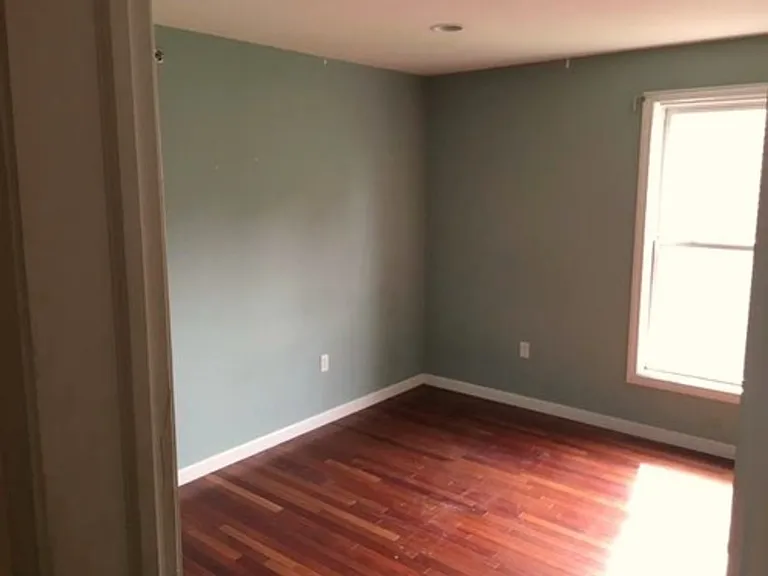 355 Pearl St #8 — Photo 5