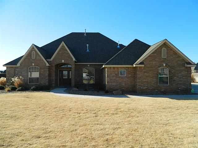 1st image of 104 Sandy Trail Cir
