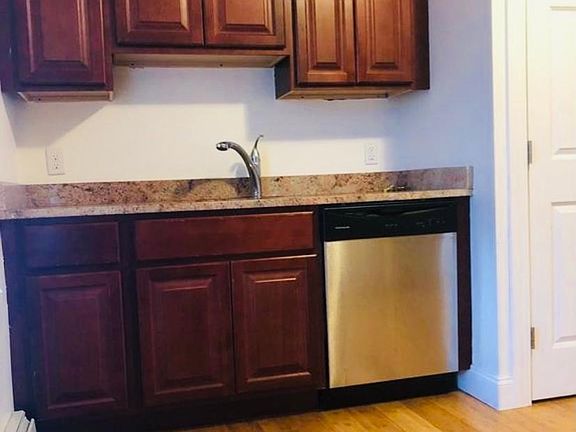 5th image of 328 Williams St #3F