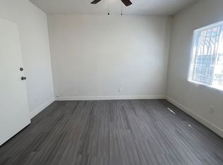 211 E 55th St APT 4, Los Angeles, CA 90011