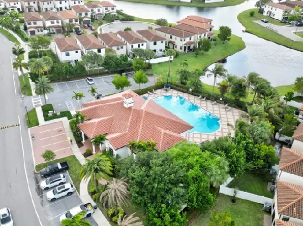 4111 Napoli Lake Dr, Riviera Beach, FL 33410