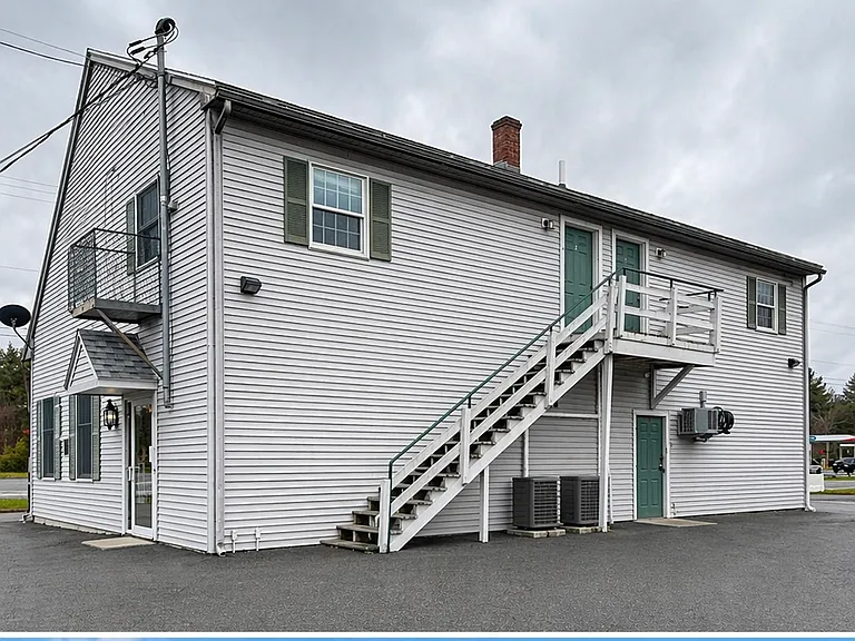 1560 Atlantic Hwy #2 — Photo 1