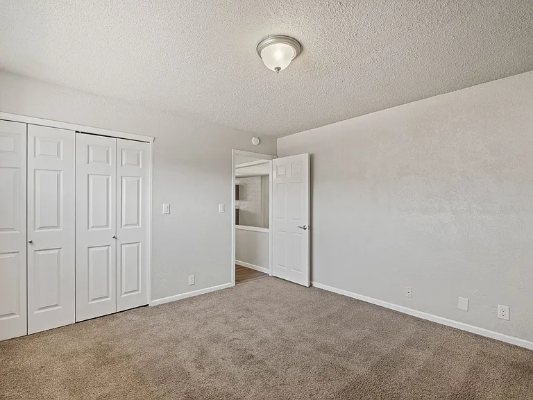 211 N Delaware Ave — Photo 47