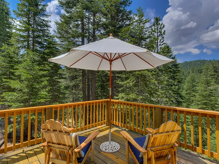 760 Rawhide Dr — Photo 1