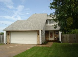 1618 N Timberline Dr, Rose Hill, KS 67133