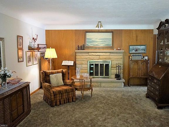 2nd image of 30611 Manhasset Dr