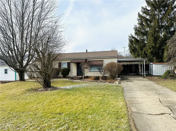 2521 Beech St, Girard, OH 44420