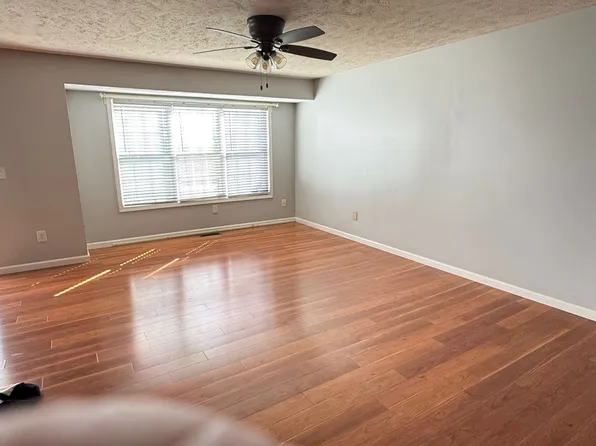 1223 Butler Ave, Bloomington, IL 61701