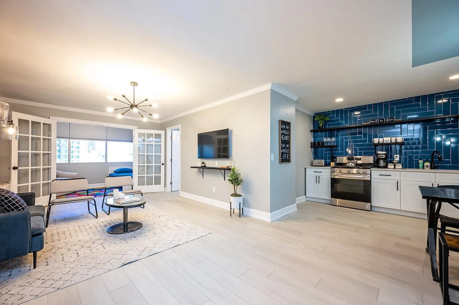 3 bed, 1.0 bath, 990 sqft, $2,494 — Photo 2