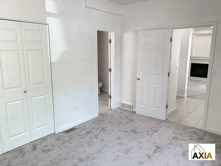 2222 Walnut St #1 — Photo 6