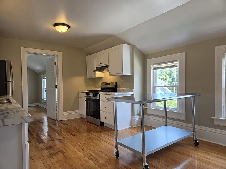 814 E Lincoln Ave #A — Photo 2
