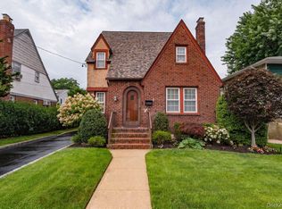 6 Troy Place, Merrick, NY 11566