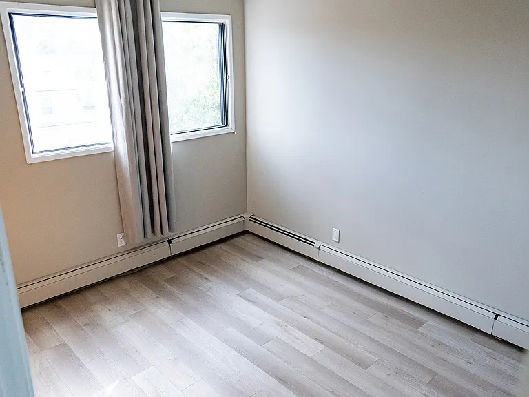 2416 14a St SW — Photo 13
