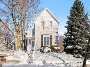916 Lafayette Ave NE, Grand Rapids, MI