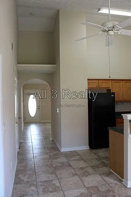 3 bed, 2.0 bath, 1105 sqft, $1,650 — Photo 3