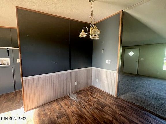3rd image of 155 Carey Rd