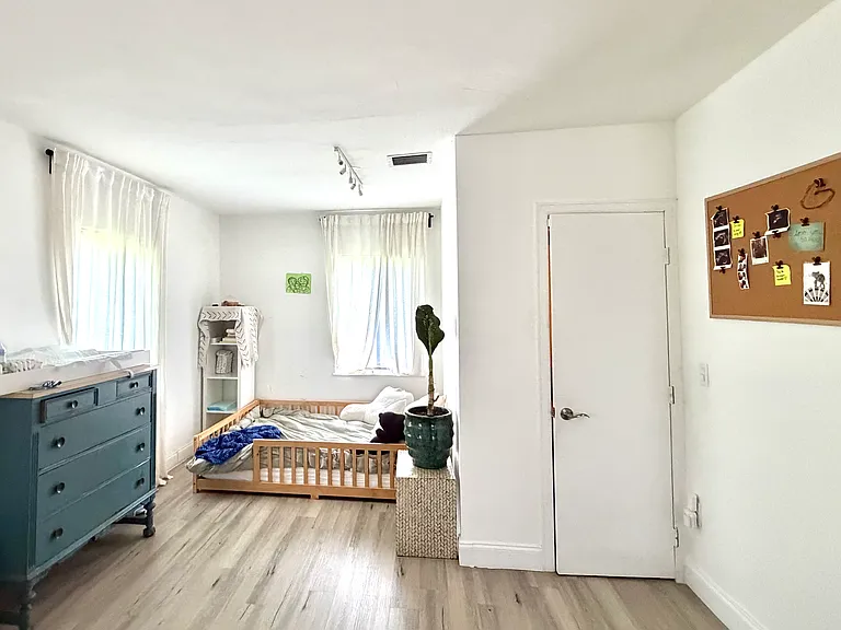 10441 NW 5th Ave — Photo 16