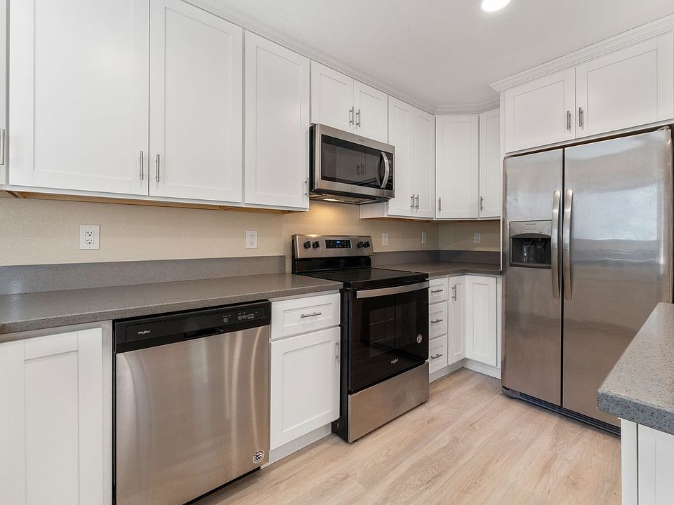 1st image of 17-25 Devonshire Blvd #251