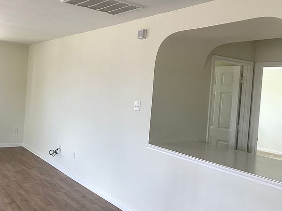 4th image of 16218 Peach Bluff Ln
