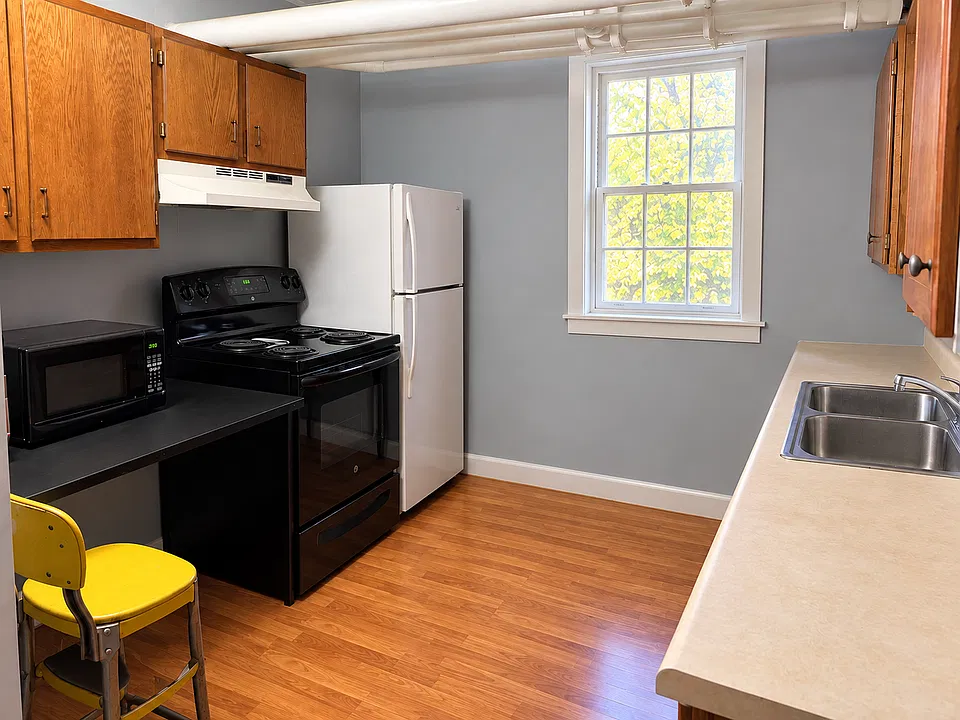 223 Pearl St #5