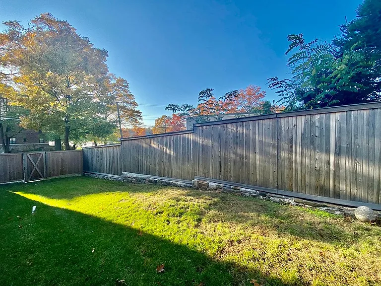 Stonelea Pl — Photo 20
