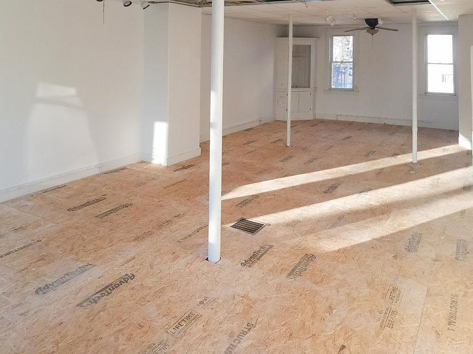 1st image of 446 Main St