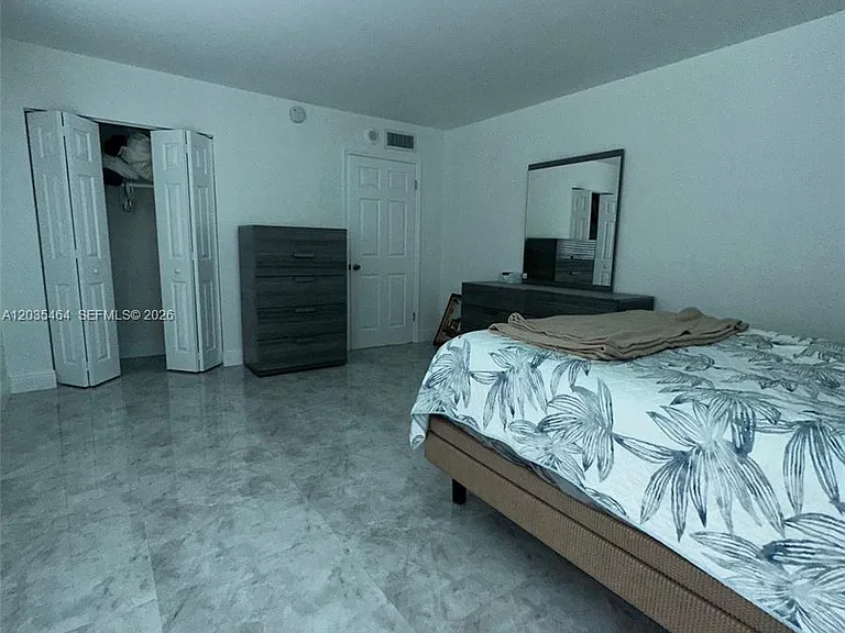 245 18th St #401 — Photo 21
